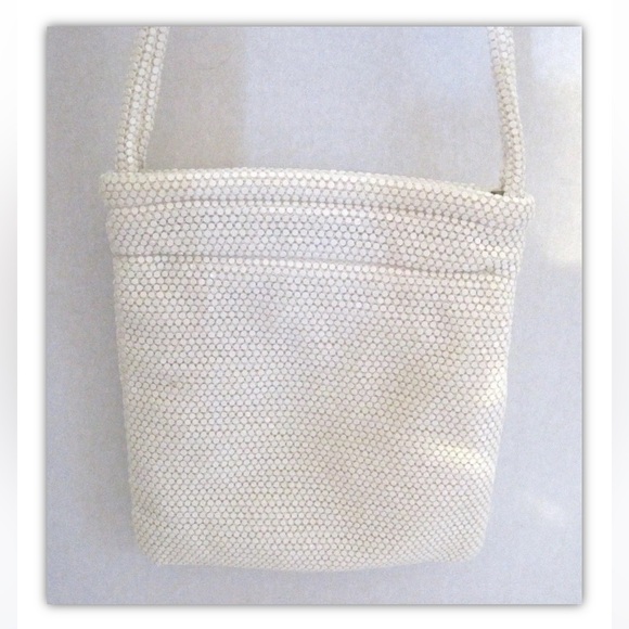 Vintage Lumured Handbag Ivory Cream Off White Mesh Evening Bag
Purse - Picture 2 of 13